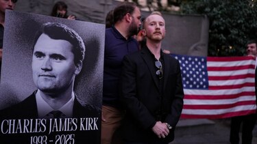 Los empleados que están siendo despedidos en Estados Unidos por sus mensajes en redes sobre el asesinato de Charlie Kirk