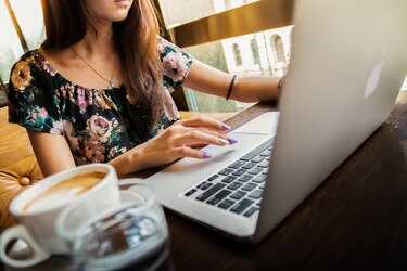 Mujeres ocupan el 55% de los cargos ejecutivos, pero siguen lejos de la paridad en juntas directivas