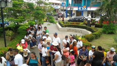 Docentes aprueban una huelga indefinida