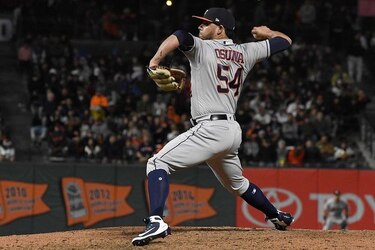 Osuna reaparece tras suspensión y se apunta triunfo de los Astros