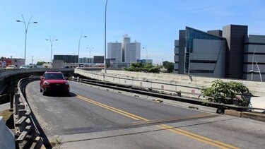 Tres empresas compiten en licitación de rehabilitación de 11 puentes