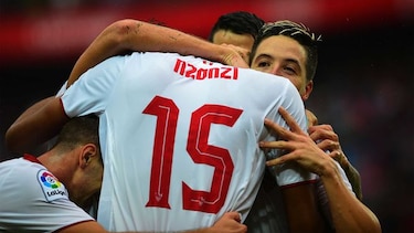 Sevilla vence al Atlético y le quita el liderato