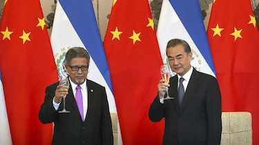 El Salvador rompe relaciones con Taiwán y las abre con China