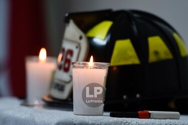 Bomberos de Panamá rinden tributo a colegas fallecidos tras atentados en las Torres Gemelas