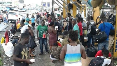 Migrantes africanos siguen a la intemperie en frontera tico-panameña