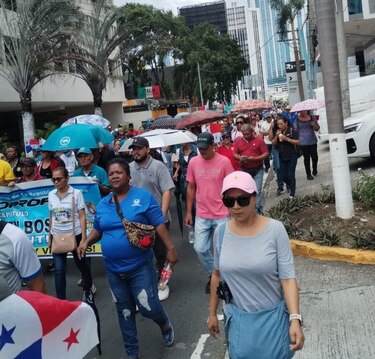 Padres de familia piden el regreso a las aulas, mientras los estudiantes exigen al Meduca y los gremios docente un diálogo