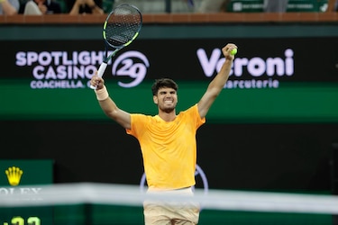 Alcaraz vence a Norrie y jugará semifinal ante Medvedev
