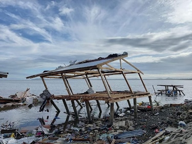 El paso del tifón Rai deja al menos 108 muertos en Filipinas