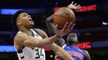 Bucks avanzan en 'playoffs' y enfrentarán a los Celtics