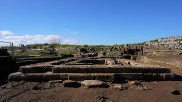 Hallan los restos de dos templos griegos en el yacimiento italiano de Paestum