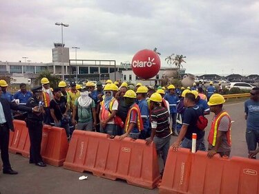 Obreros cerraron acceso al Aeropuerto Internacional de Tocumen