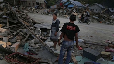 Más de mil 400 muertos por el sismo de Indonesia