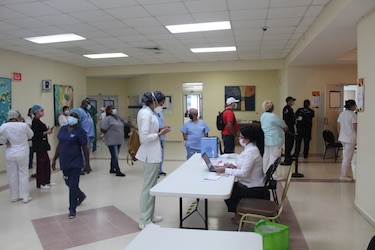 Más de 650 funcionarios ya han recibido la segunda dosis de la vacuna contra la Covid-19 en el Hospital Santo Tomás