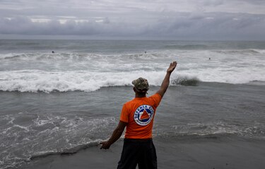 Franklin toca tierra en el sur de República Dominicana con lluvias torrenciales