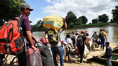 Las duras críticas al gobierno de Petro por la muerte de al menos 15 menores en bombardeos de fuerzas militares en Colombia