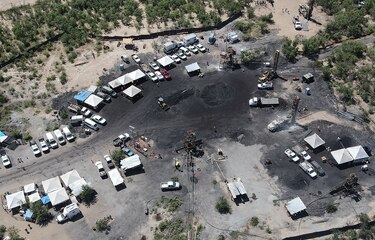 Buzos intentarán ingresar el miércoles a mina donde hay atrapados 10 obreros
