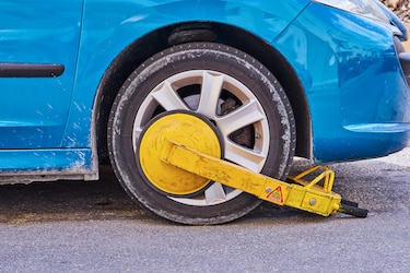 Alcaldía de Panamá propone uso de ‘botas’ para inmovilizar vehículos que obstruyan espacios públicos