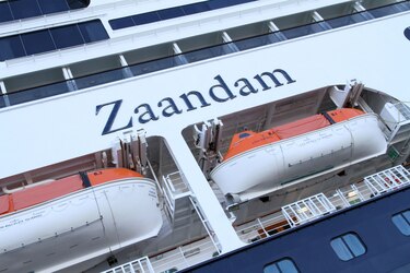 Panamá no autoriza el tránsito del Zaandam, el crucero que está en Las Perlas con varios pasajeros sospechosos con coronavirus