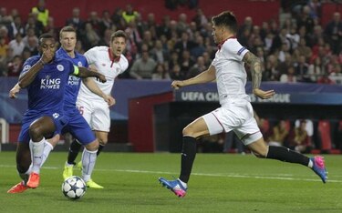 Sevilla vence en casa al Leicester 2-1 