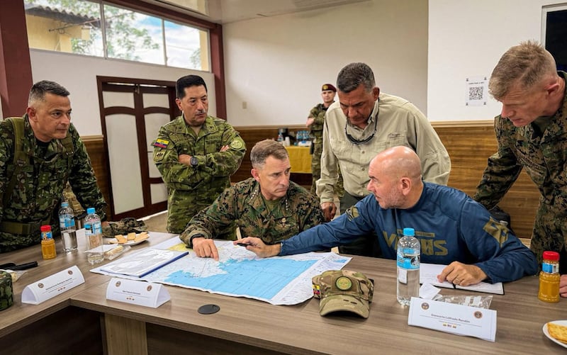 Fuerzas militares de Estados  Unidos, Colombia y Ecuador preparan ofensiva contra narcos en frontera