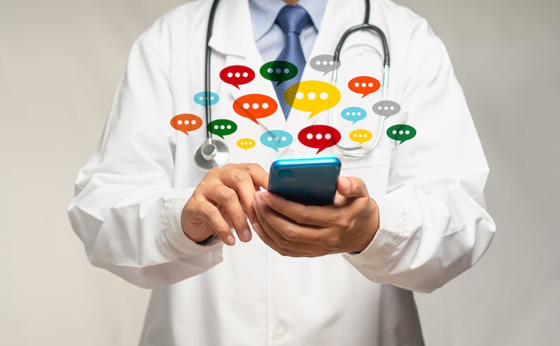 Colegio Médico advierte sobre publicidad médica y  tratamientos sin evidencia