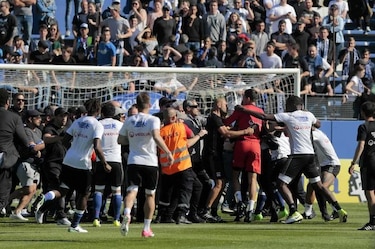 Encuentro Bastia-Lyon, suspendido por violencia