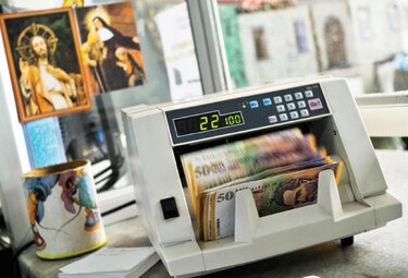 Peso colombiano continúa sin piso