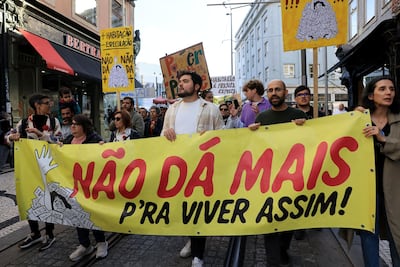 Miles vuelven a salir a la calle en Portugal para protestar por la crisis de vivienda