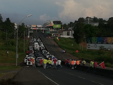 Grupos sociales buscan unificar agenda; policía abrió vías a la fuerza 