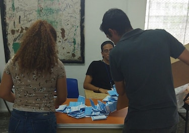 Primarias de RM: cierran las mesas de votación