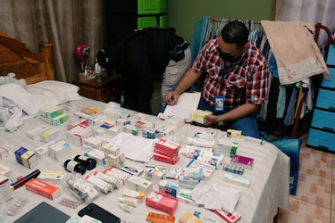 Encuentran diversos insumos médicos que fueron sustraídos de la Caja de Seguro Social; hay 12 aprehendidos 