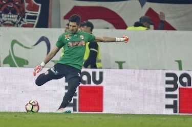 Penedo no pudo alzar el título