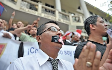 SIP: sigue hostigamiento a los periodistas y medios