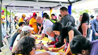 Más de 600 mil firmas en un día