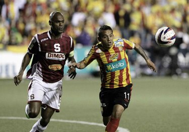 Panameño Machado acusa a técnico del Herediano de amenazarlo