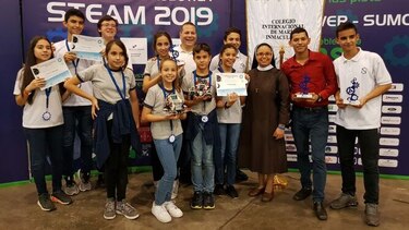 Jóvenes buscan en la ciencia y robótica opciones para el desarrollo sostenible