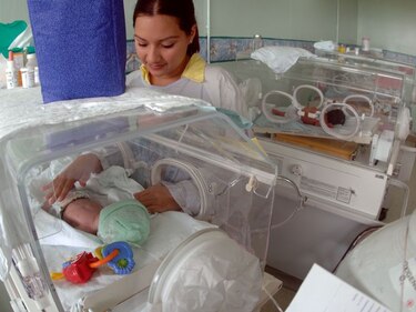 Reino Unido es el primer país en permitir concepción in vitro de niños de tres progenitores