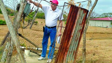 Agua enfrenta a lugareños y autoridades