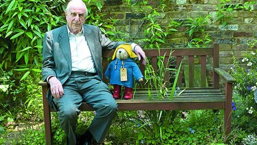 Muere Michael Bond, padre del oso Paddington