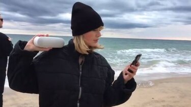 Taylor Swift hace el reto del maniquí