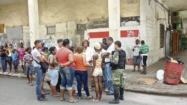 Damnificados invaden el antiguo hotel Astor