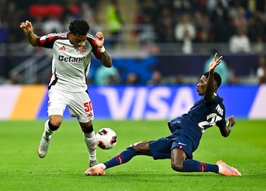 Safonov guía al PSG a su primera Copa Intercontinental