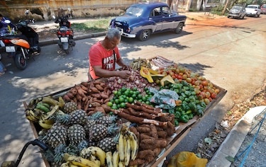 El racionamiento de combustible en Cuba también se siente en los mercados agrícolas