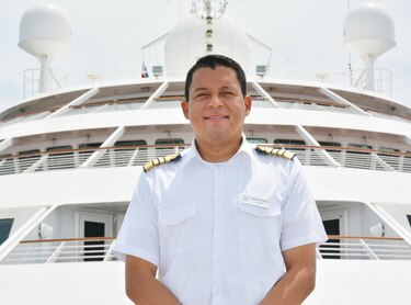 Crucero recorre el país comandado por un panameño