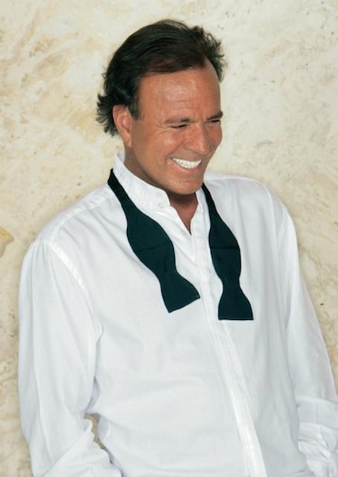 Julio Iglesias: Un artista de generaciones
