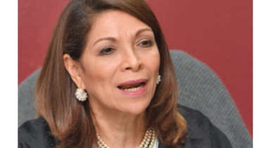 ¿Más burocracia? Nueva oficina legal pese a un gasto de al menos $33 millones anuales en abogados