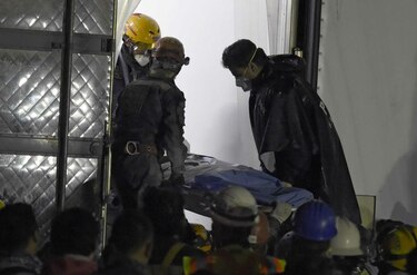 Suman 319 los muertos por sismo de 7.1 en México