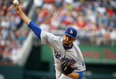 Dodgers vencen a Bravos con buena labor de Bolsinger