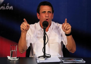 Capriles tilda de inaceptables e irresponsables acusaciones de Correa