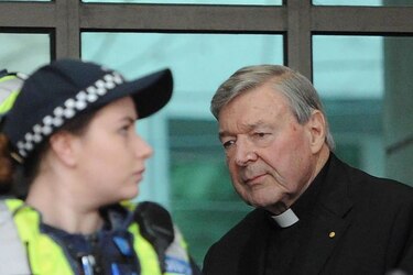 Cardenal acusado de abusos sexuales compareció en Australia y niega cargos